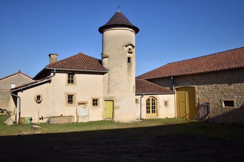 Corps de ferme - 1 260 m² - 14 pièces