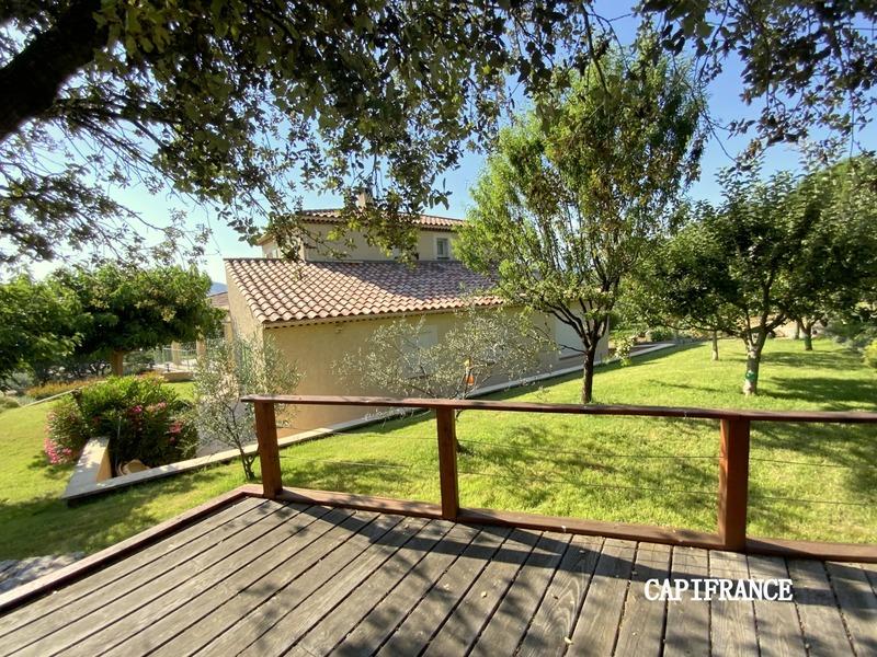 Maison - 192 m² - 7 pièces