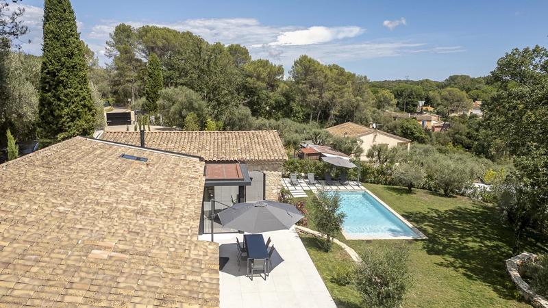 Maison - 300 m² - 7 pièces