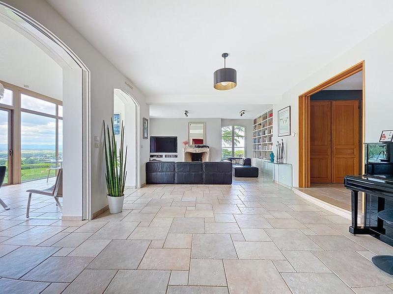 Maison - 200 m² - 5 pièces