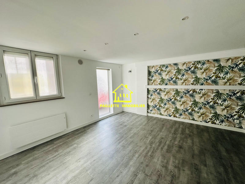 Loft - 65 m² - 2 pièces