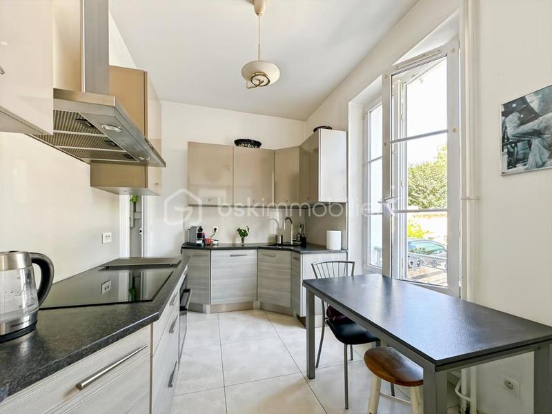 Maison bourgeoise - 233 m² - 8 pièces