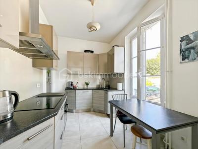 Maison bourgeoise - 233 m² - 8 pièces