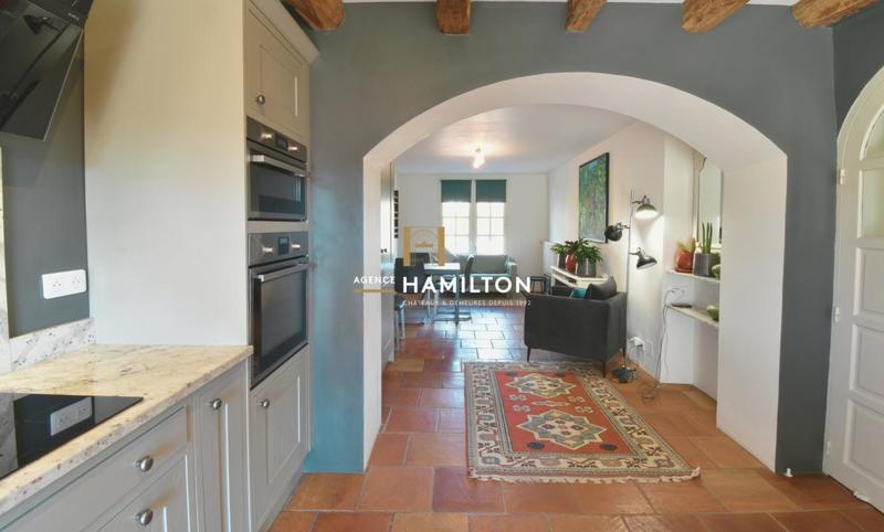 Maison - 270 m² - 7 pièces