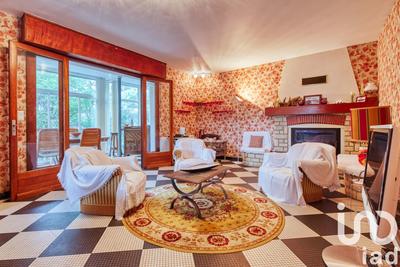 Maison - 195 m² - 12 pièces