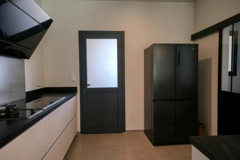 Maison - 200 m² - 7 pièces