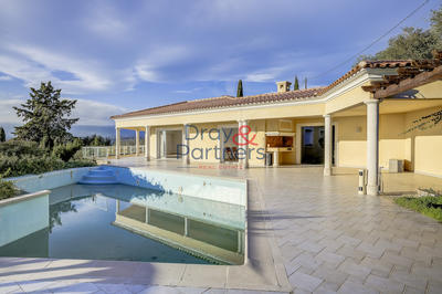 Villa - 305 m² - 7 pièces