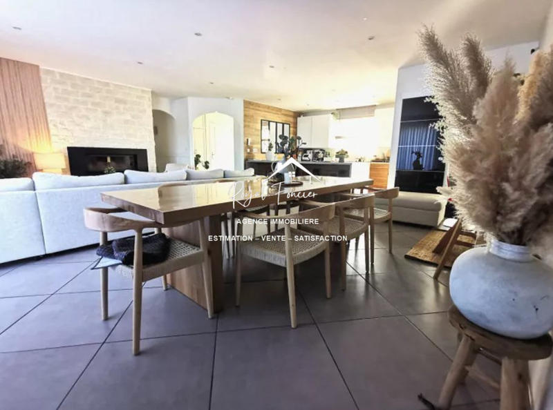 Maison - 133 m² - 6 pièces