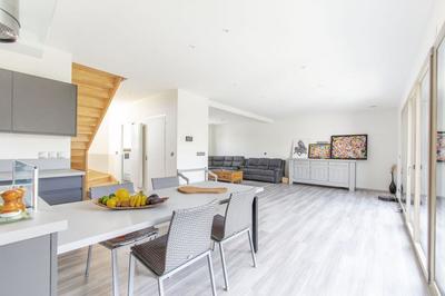 Maison - 157 m² - 6 pièces