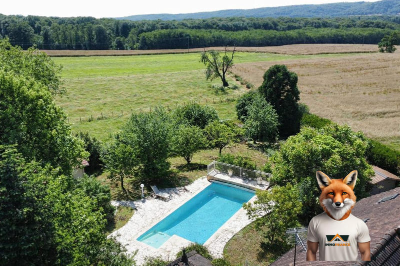 Maison - 230 m² - 9 pièces