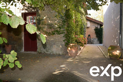 Maison - 300 m² - 9 pièces