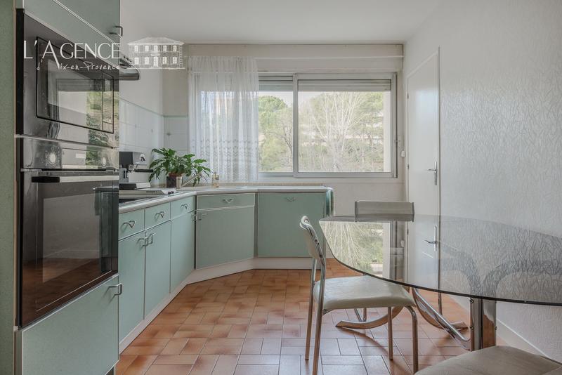 Appartement - 131 m² - 6 pièces