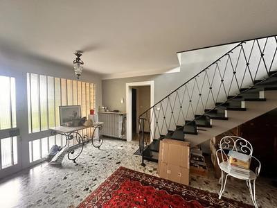 Maison - 300 m² - 8 pièces