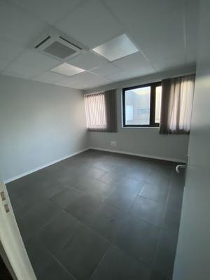 Local commercial - 1 219 m²