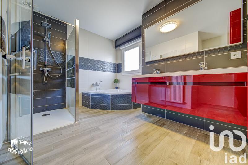 Maison - 140 m² - 5 pièces