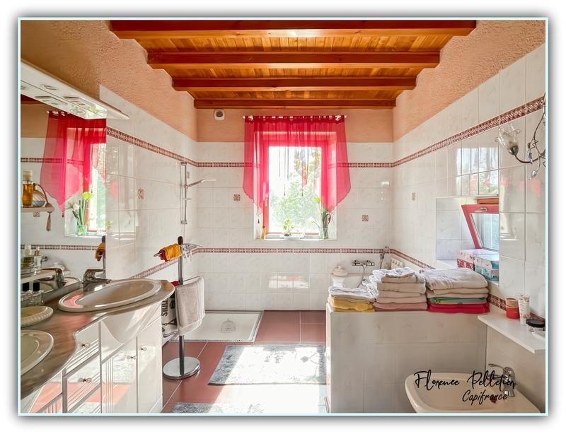 Maison - 605 m² - 18 pièces