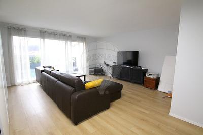 Maison - 142 m² - 9 pièces