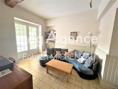 Maison - 240 m² - 10 pièces