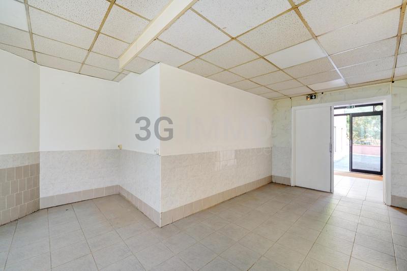 Local commercial - 303 m² - 10 pièces