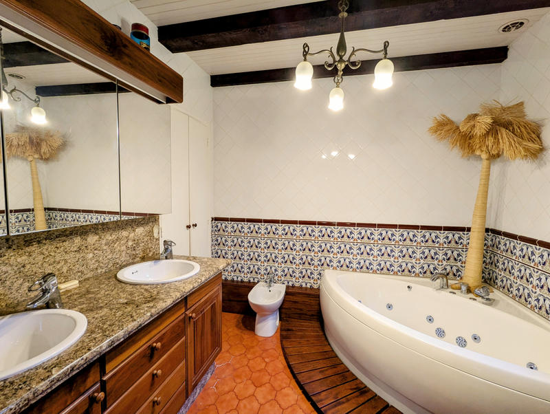 Maison - 200 m² - 7 pièces