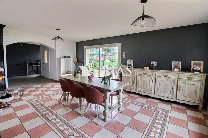 Maison - 188 m² - 7 pièces