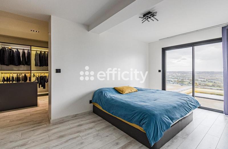 Pavillon - 200 m² - 6 pièces