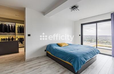 Pavillon - 200 m² - 6 pièces