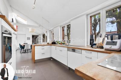 Maison - 200 m² - 8 pièces