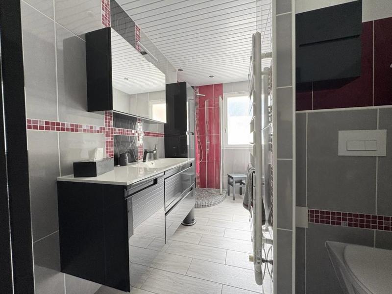 Maison - 163 m² - 6 pièces