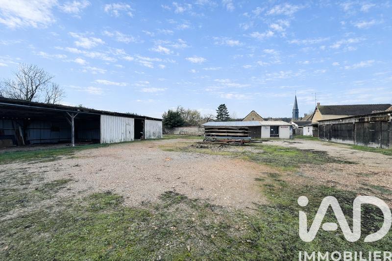 Maison - 713 m² - 5 pièces