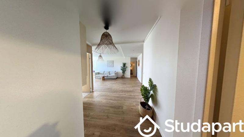 Chambre - 101 m² - 1 pièce