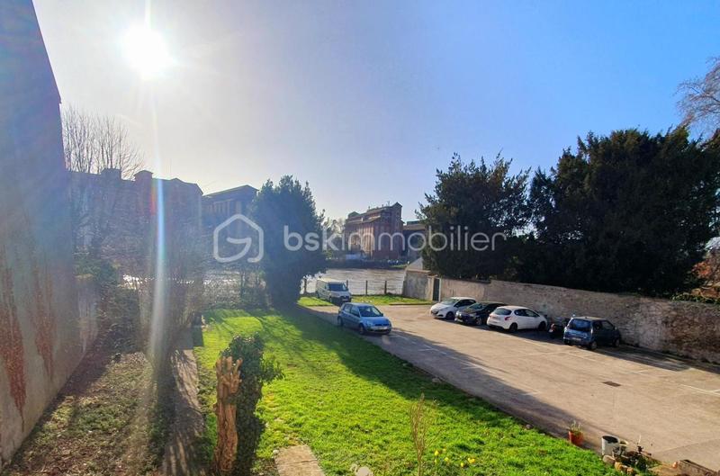 Appartement - 84 m² - 2 pièces