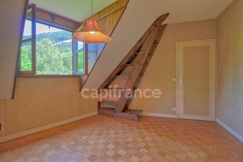 Maison - 151 m² - 7 pièces