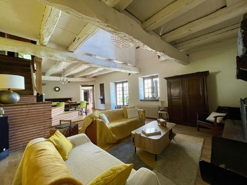 Maison - 285 m² - 9 pièces