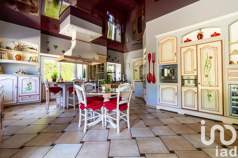 Maison - 655 m² - 14 pièces