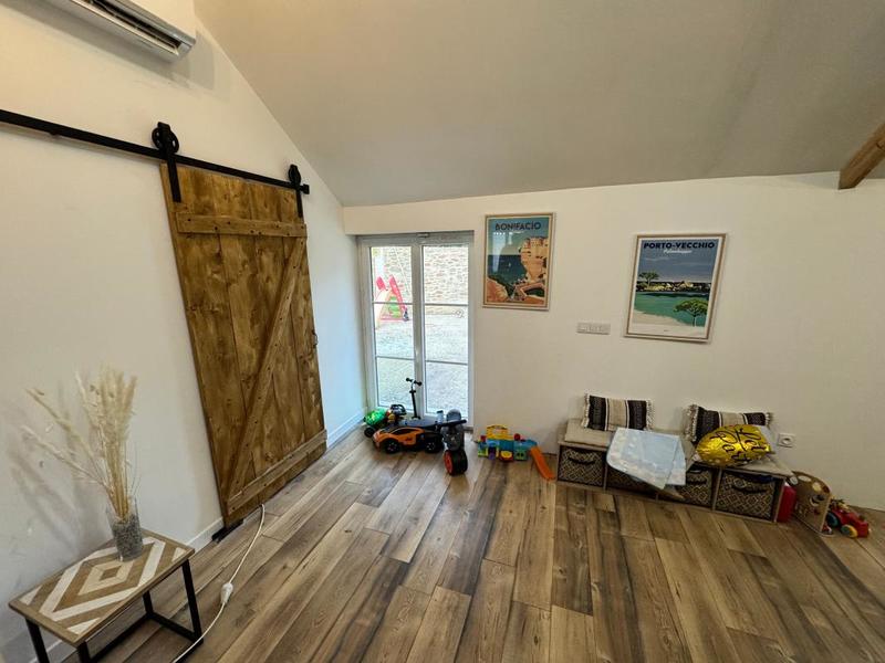 Maison - 195 m² - 7 pièces