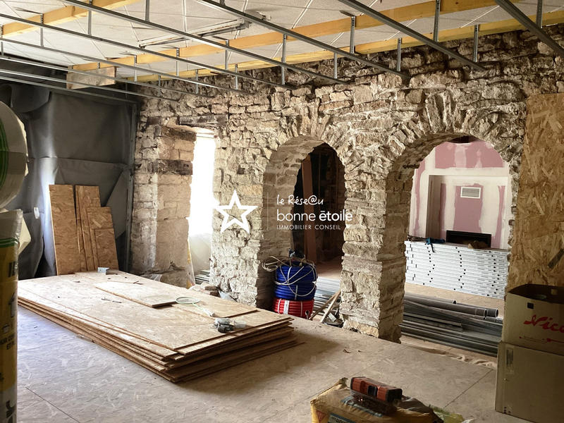 Maison - 230 m² - 8 pièces