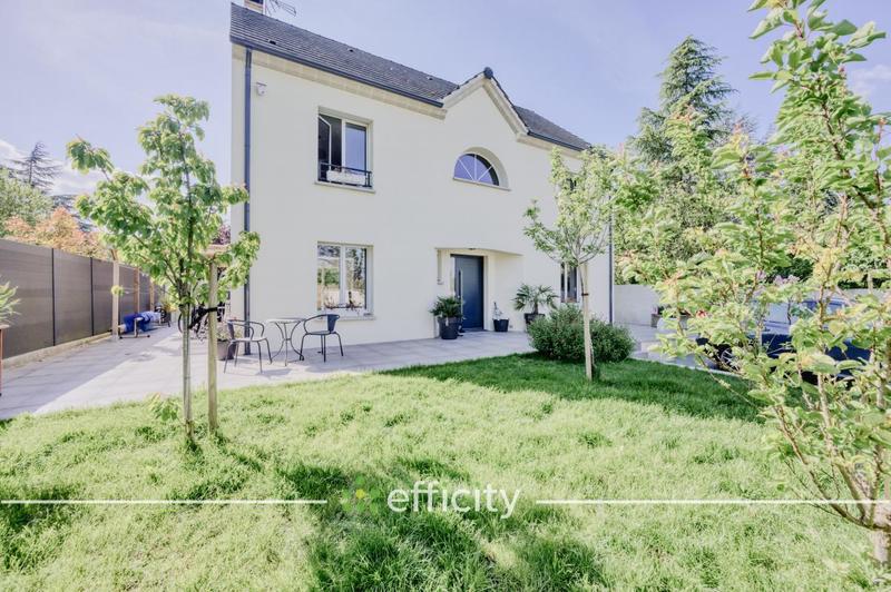 Maison - 150 m² - 5 pièces
