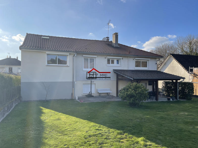 Maison - 128 m² - 8 pièces