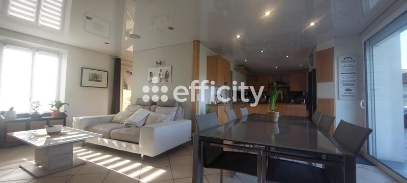 Maison - 213 m² - 9 pièces