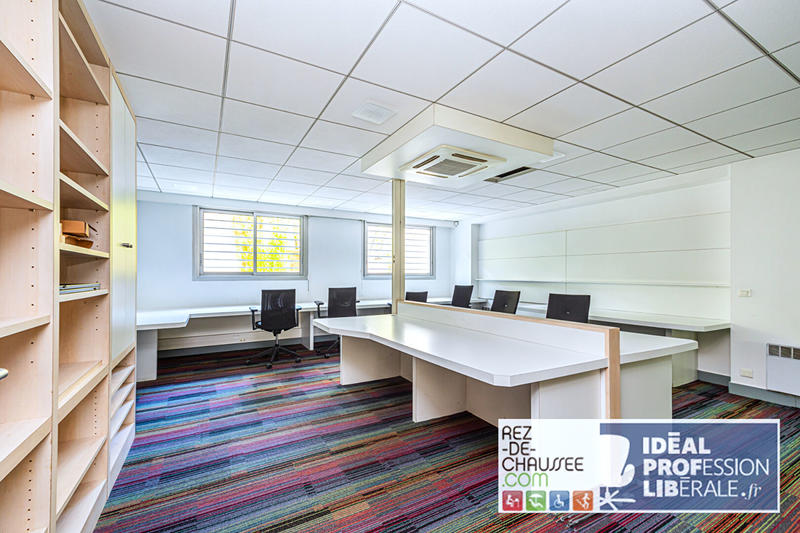 Local commercial - 223 m² - 6 pièces