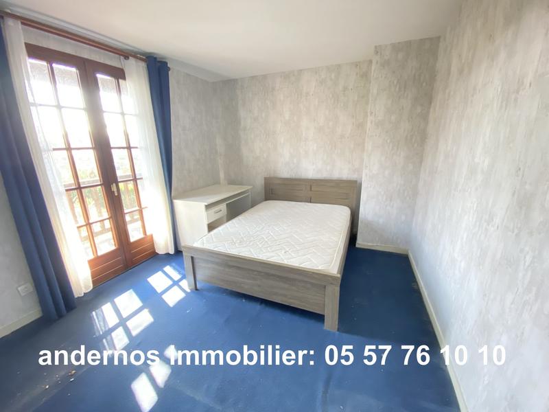 Maison traditionnelle - 239 m² - 10 pièces