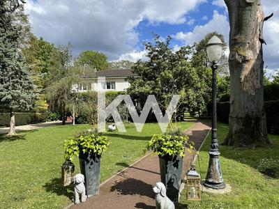 Maison - 180 m² - 8 pièces