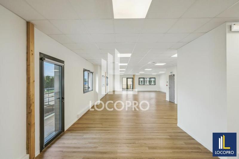 Local d'activité / Entrepôt - 15 250 m²