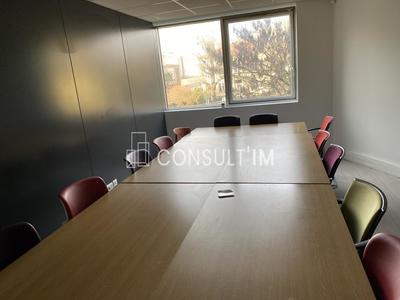 Bureau - 750 m²