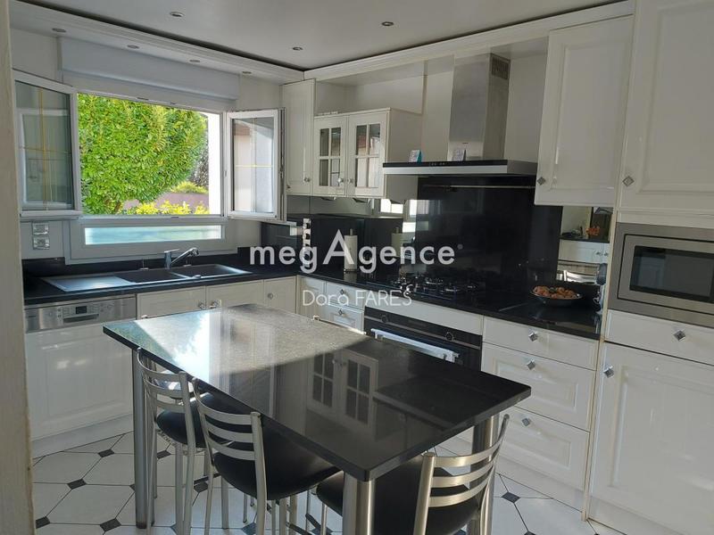 Maison - 165 m² - 7 pièces