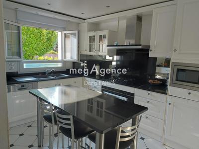 Maison - 165 m² - 7 pièces