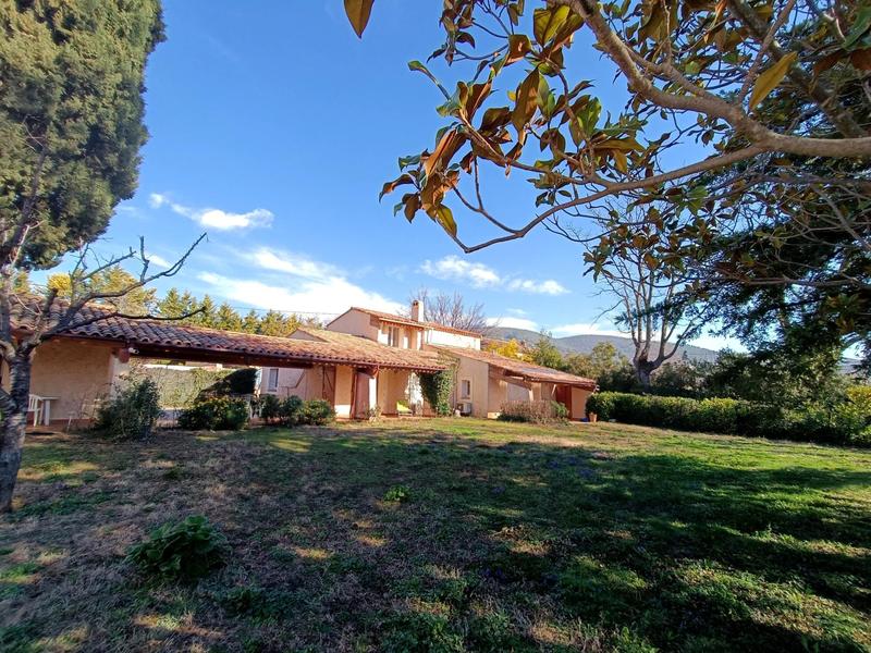 Maison - 206 m² - 6 pièces