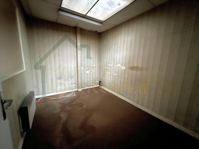 Local commercial - 369 m² - 2 pièces