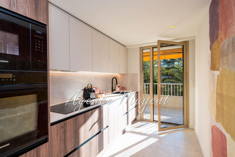 Appartement - 98 m² - 3 pièces